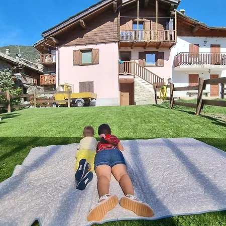 Vacanze A Torgnon 아파트 *